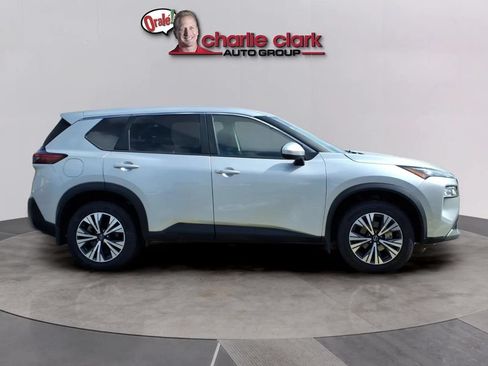 Used 2023 Nissan Rogue SV FWD image 7