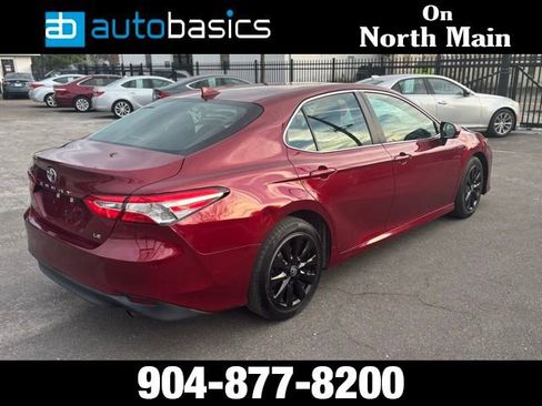 Used 2020 Toyota Camry LE image 6