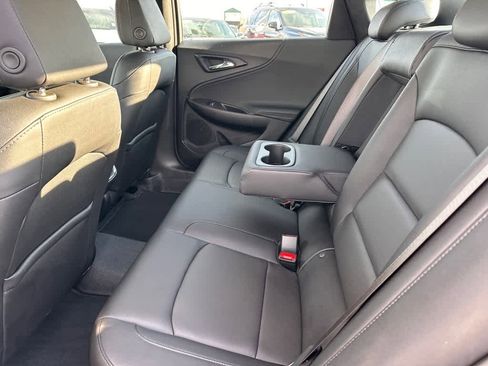 Used 2025 Chevrolet Malibu LT image 12