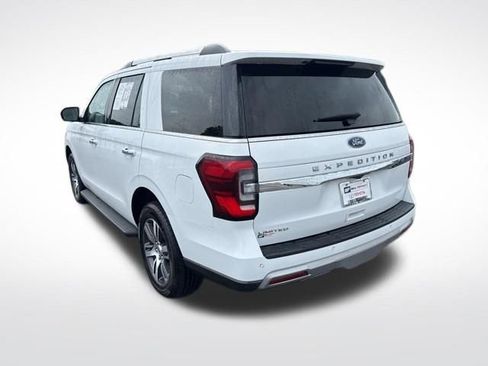Used 2024 Ford Expedition Limited RWD image 3