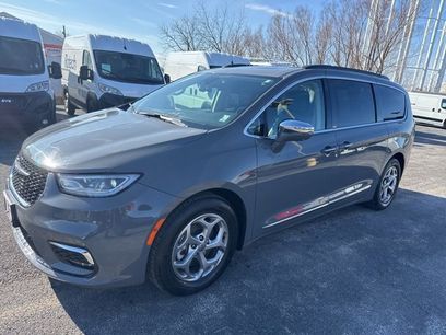 Used 2022 Chrysler Pacifica Limited