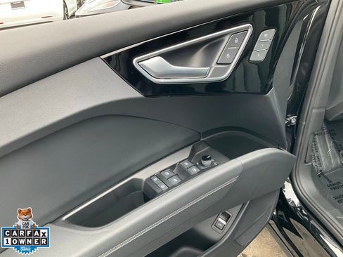 Used 2023 Audi Q4 e-tron Prestige image 25