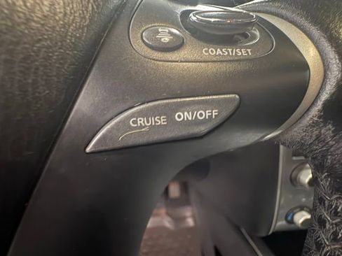 Used 2020 Nissan Pathfinder SL FWD image 22