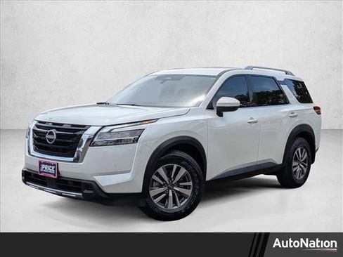 Used 2023 Nissan Pathfinder SL image 1
