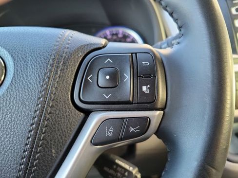 Used 2019 Toyota Highlander Limited image 18
