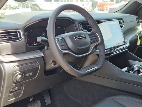New 2026 Jeep Grand Wagoneer L Limited AWD/4WD image 9