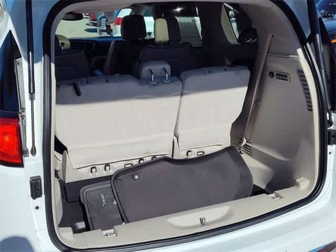 Used 2017 Chrysler Pacifica Limited image 28