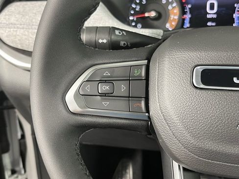 New 2025 Jeep Compass Latitude image 13