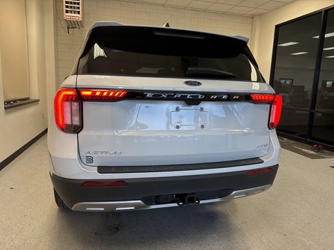 New 2026 Ford Explorer Active w/ Active Comfort Package AWD/4WD image 17