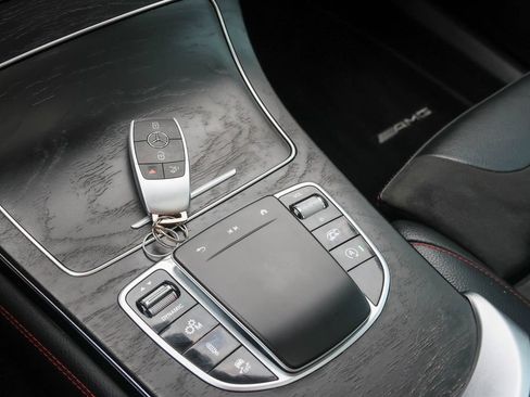 Used 2020 Mercedes-Benz GLC 43 AMG 4MATIC image 25
