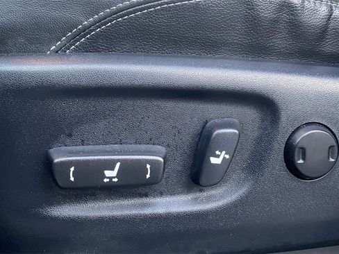 Used 2015 Toyota 4Runner Limited image 13