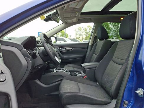 Used 2019 Nissan Rogue SV w/ Sun & Sound Touring Package AWD/4WD image 13