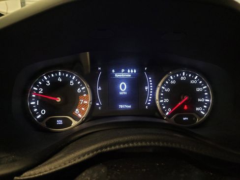 Used 2019 Jeep Renegade Latitude image 23