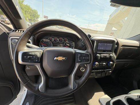 Used 2019 Chevrolet Silverado 1500 LTZ w/ Z71 Off-Road Package AWD/4WD image 13