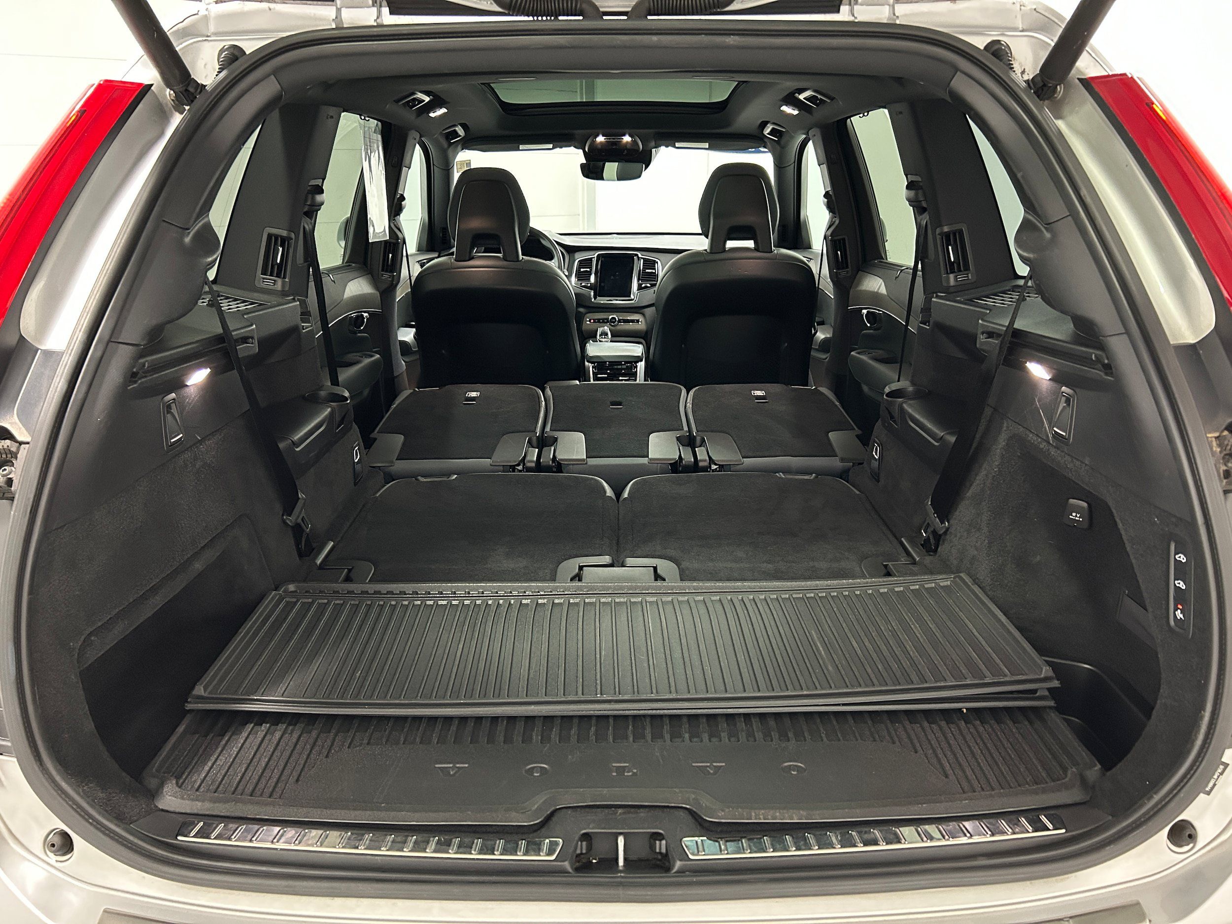 Used 2021 Volvo XC90 T8 Inscription AWD/4WD image 36