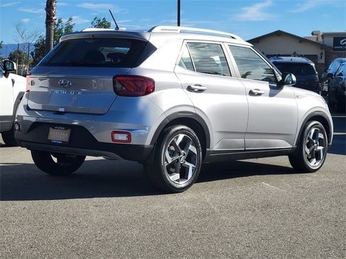 New 2026 Hyundai Venue SEL image 2