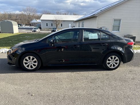 Used 2025 Toyota Corolla LE image 7