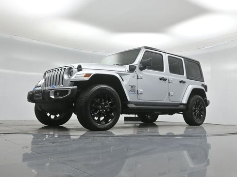 Used 2023 Jeep Wrangler Unlimited Sahara w/ Cold Weather Group image 44