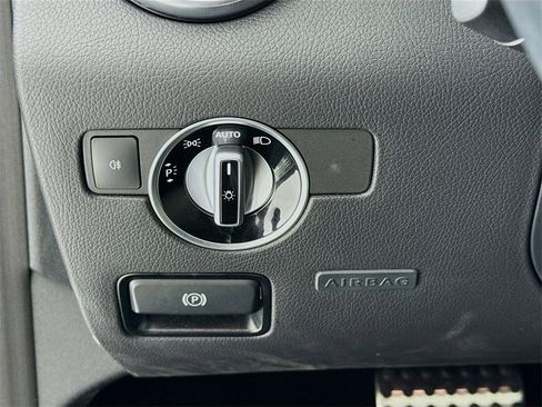 Used 2020 Mercedes-Benz SLC 300 SLC 300 image 14