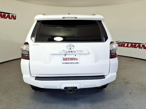 Used 2016 Toyota 4Runner SR5 AWD/4WD image 6