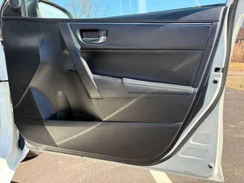 Used 2015 Toyota Corolla S image 23