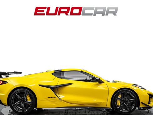 Used 2026 Chevrolet Corvette Z06 RWD image 7