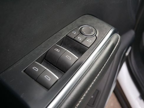 Used 2024 GMC Acadia Denali image 16