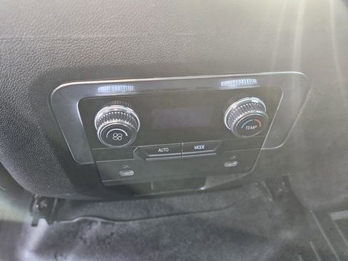 Certified 2023 GMC Yukon XL SLT image 21