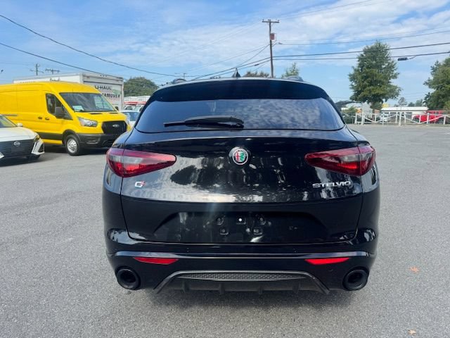 Used 2023 Alfa Romeo Stelvio Veloce AWD/4WD image 4