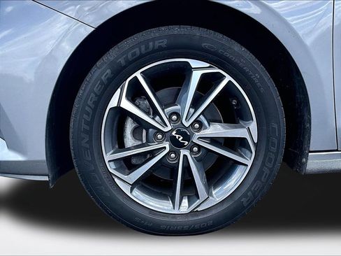 Used 2024 Kia Forte LXS FWD image 10