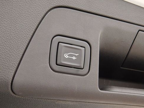 Used 2023 Buick Envision Essence w/ Sport Touring Package image 9