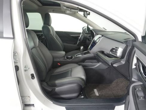 Certified 2025 Subaru Outback Onyx Edition AWD/4WD image 40