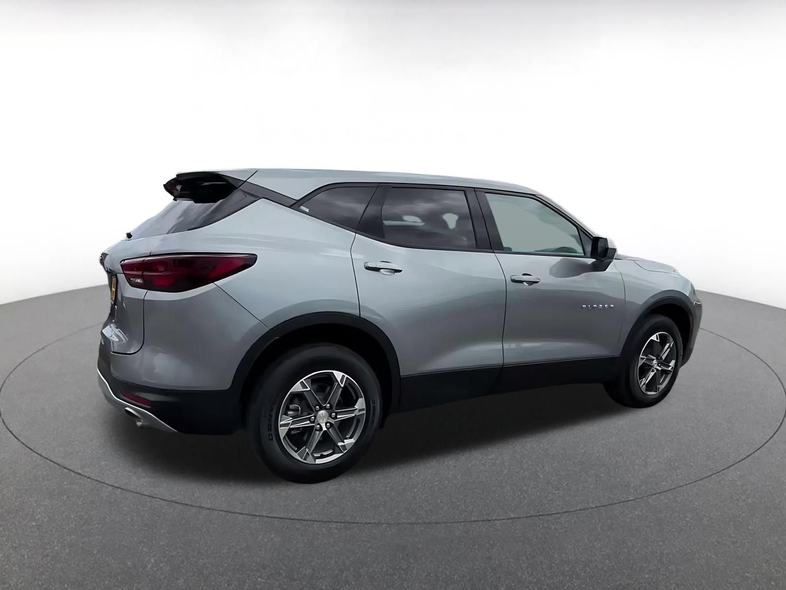 Used 2026 Chevrolet Blazer LT FWD image 13