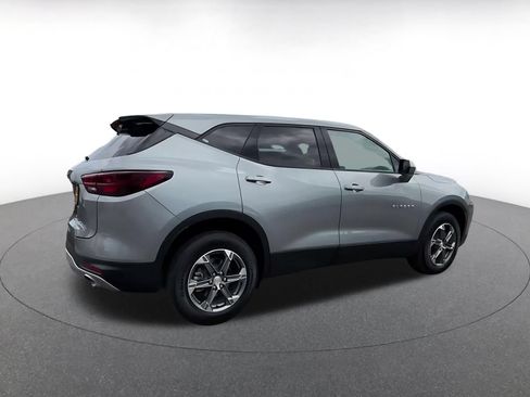 Used 2026 Chevrolet Blazer LT FWD image 13
