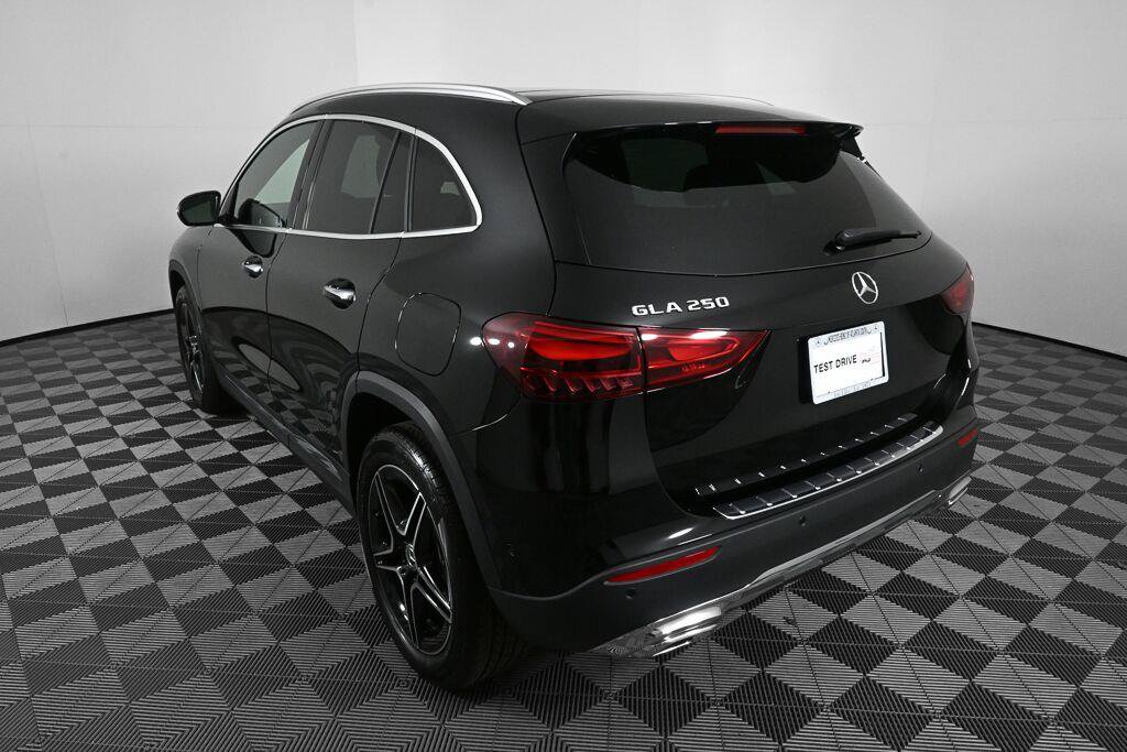 Used 2026 Mercedes-Benz GLA 250 image 4
