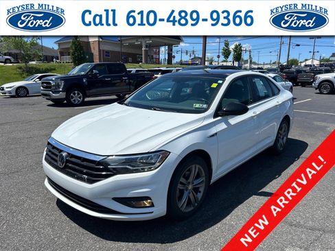 Used 2019 Volkswagen Jetta R-Line FWD image 1