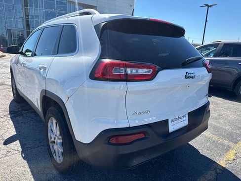 Used 2016 Jeep Cherokee Latitude w/ Cold Weather Group AWD/4WD image 10