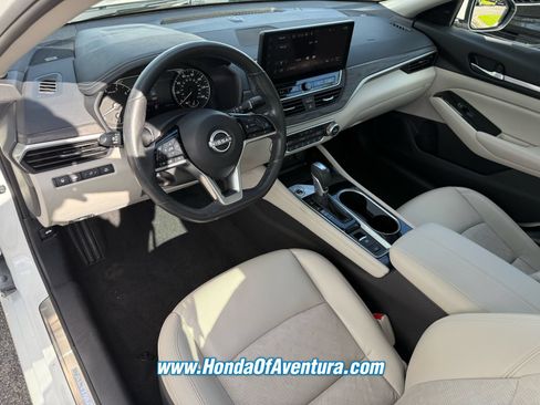 Used 2024 Nissan Altima 2.5 SL FWD image 23