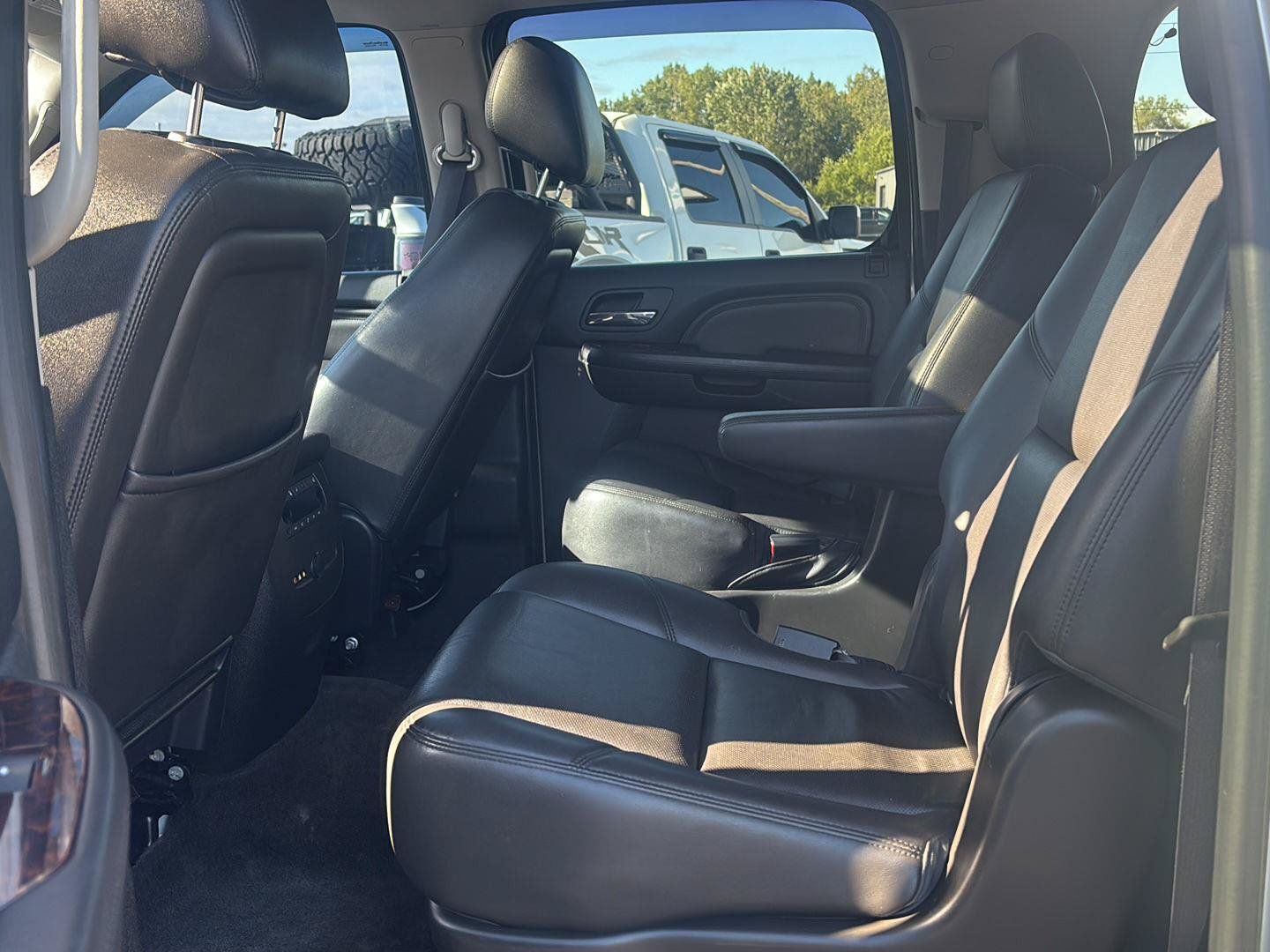 Used 2013 GMC Yukon XL Denali AWD/4WD image 15