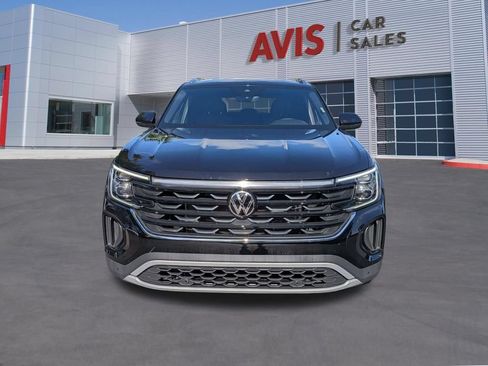 Used 2025 Volkswagen Atlas Cross Sport SE FWD image 2