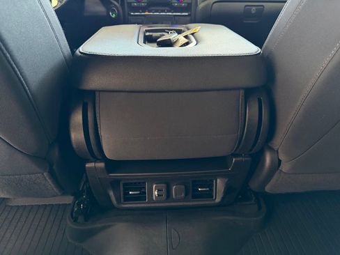 Used 2022 Chevrolet Silverado 1500 LT AWD/4WD image 22