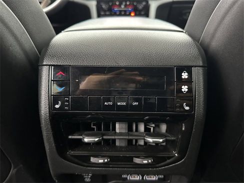 Used 2024 Jeep Grand Cherokee L Limited w/ Luxury Tech Group II image 15