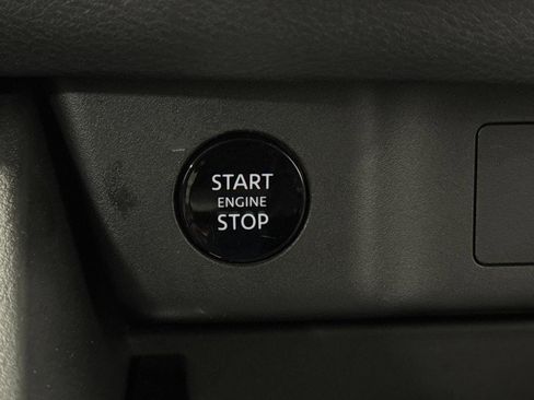 Used 2025 Nissan Rogue SV image 20