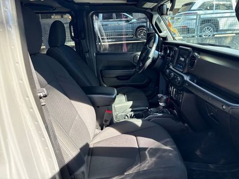 Used 2022 Jeep Wrangler Unlimited Sport image 9