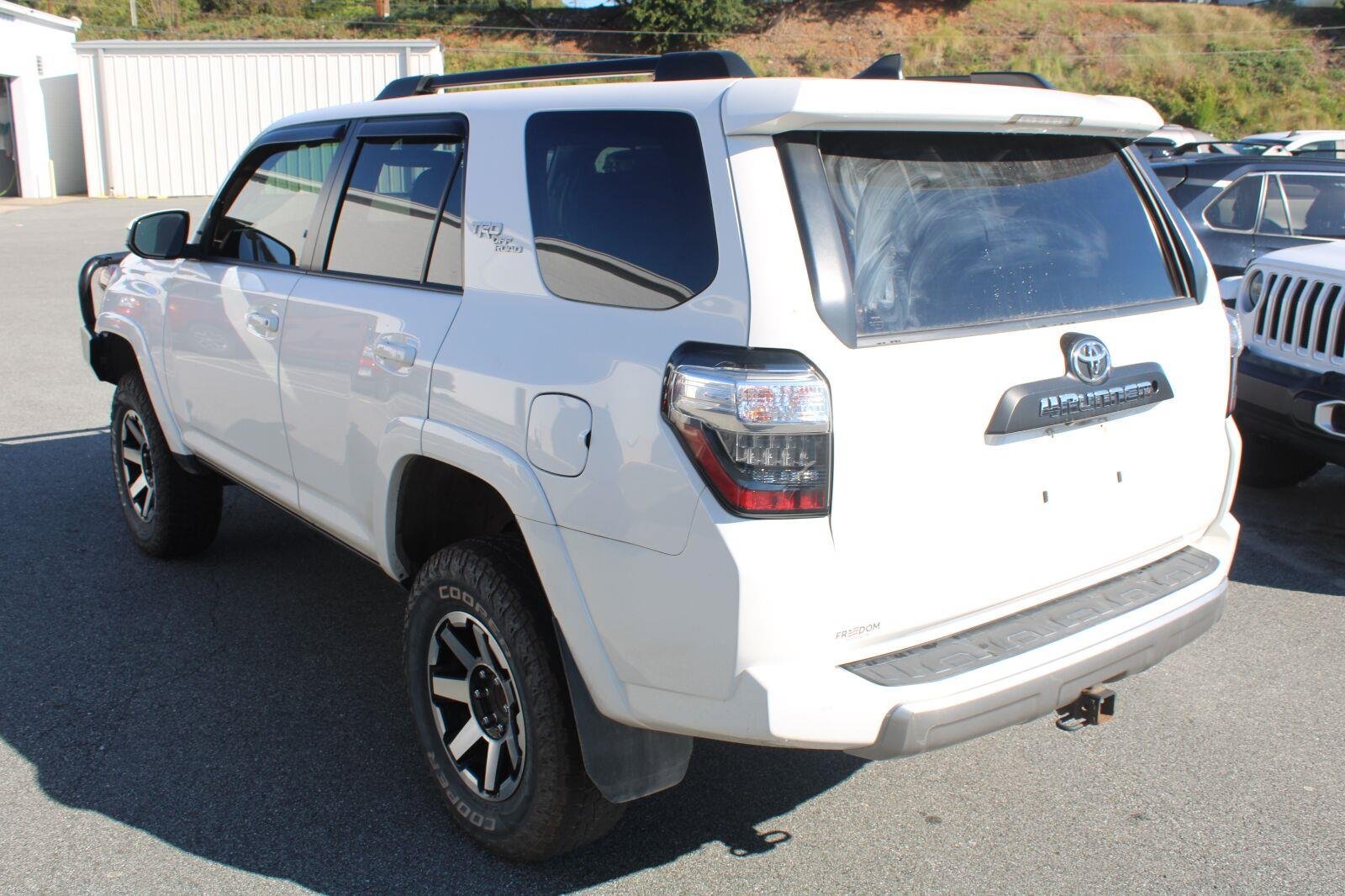 Used 2019 Toyota 4Runner TRD Off-Road AWD/4WD image 8