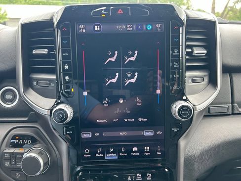 New 2026 RAM 1500 4x4 Crew Cab image 23