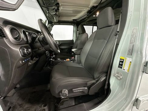 Used 2023 Jeep Wrangler Unlimited w/ Cold Weather Group image 18