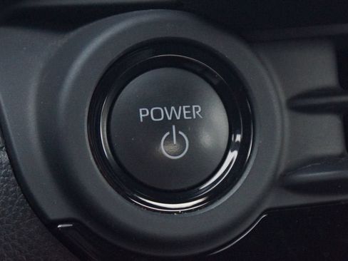 Used 2023 Toyota Crown AWD/4WD image 9