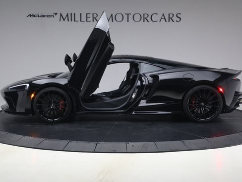 Used 2023 McLaren GT RWD image 15