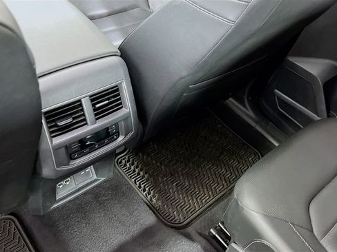 Used 2019 Volkswagen Atlas SEL Premium image 26